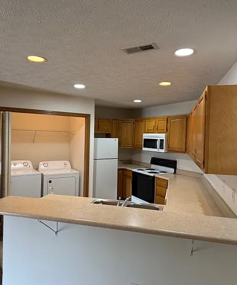 1074 Cumberland Ave #D — Photo 12
