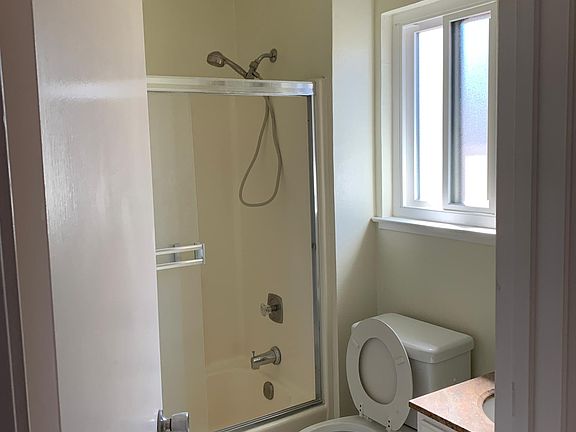 Second floor full bath