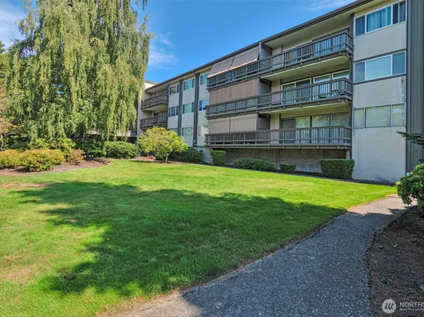 2500 81st Avenue SE #329, Mercer Island, WA 98040