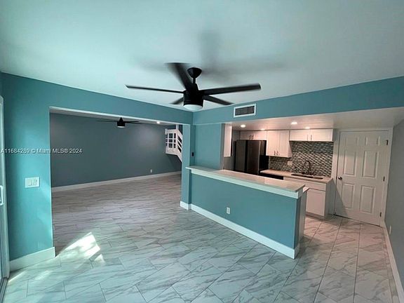 2nd image of 330 Sunshine Dr #330