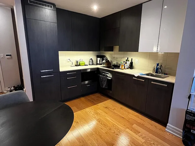 8 The Esplanade #2701 — Photo 10