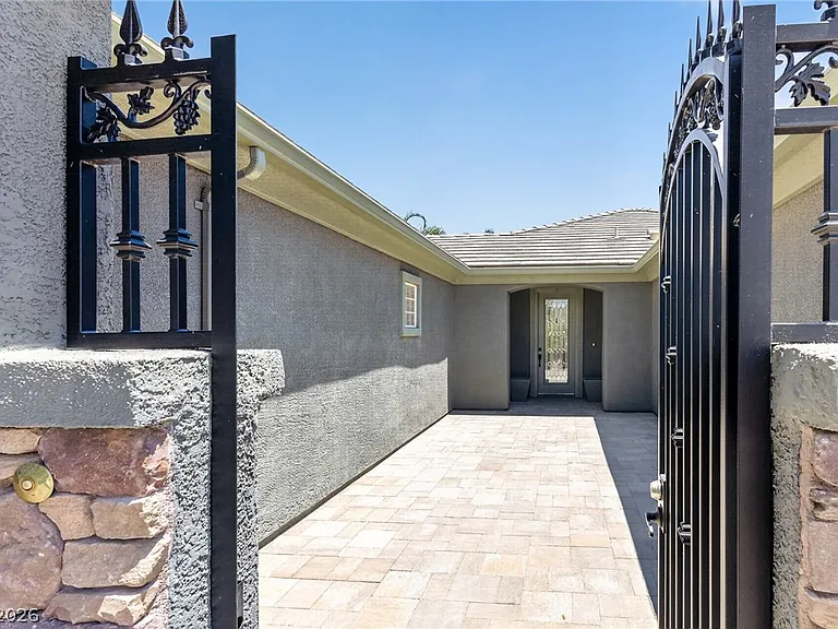 8606 Kennedy Heights Ct — Photo 2