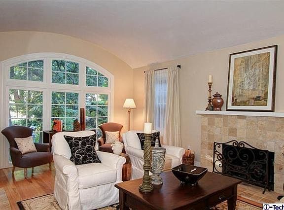 2nd image of 3308 Fair Oaks Ave