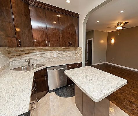 3rd image of 2135 Steinway St #2
