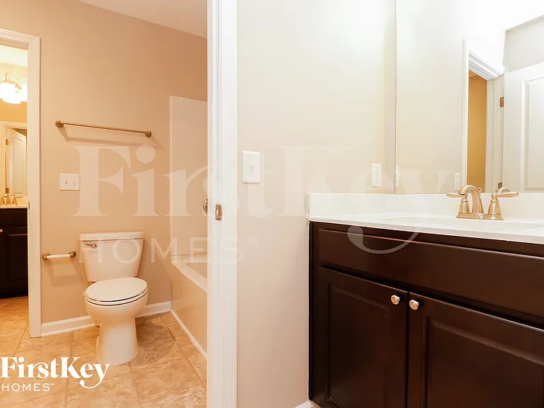 220 Foxbank Plantation Blvd — Photo 11