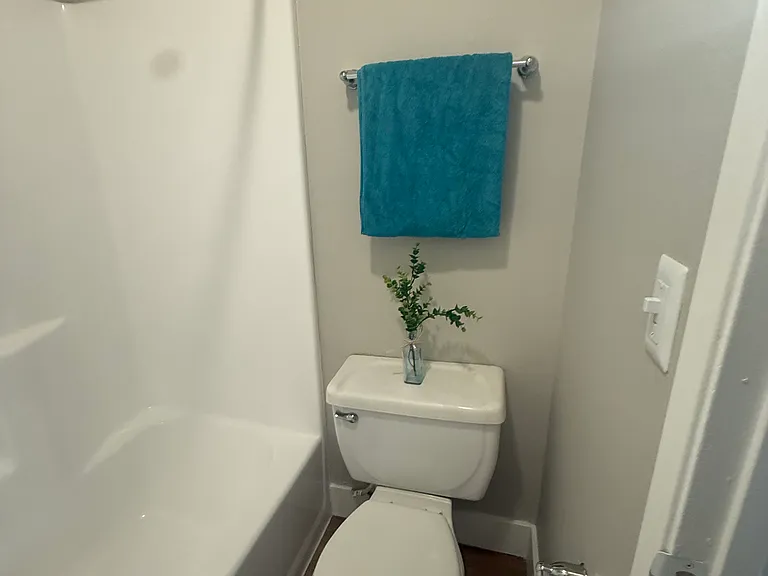 2x2B 2nd Bathroom