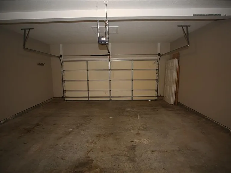 173 Parkmont Ct — Photo 32