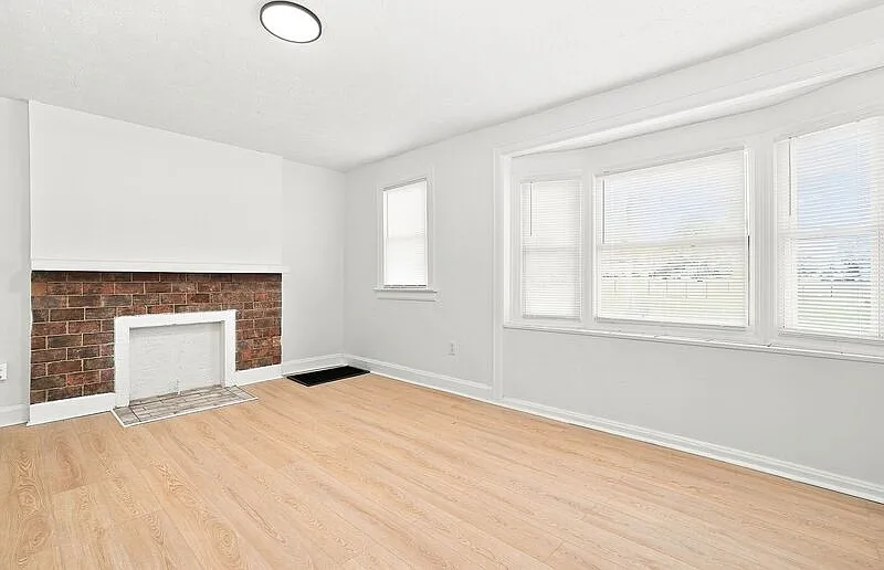 1 bed, 1.0 bath, $1,100 — Photo 4