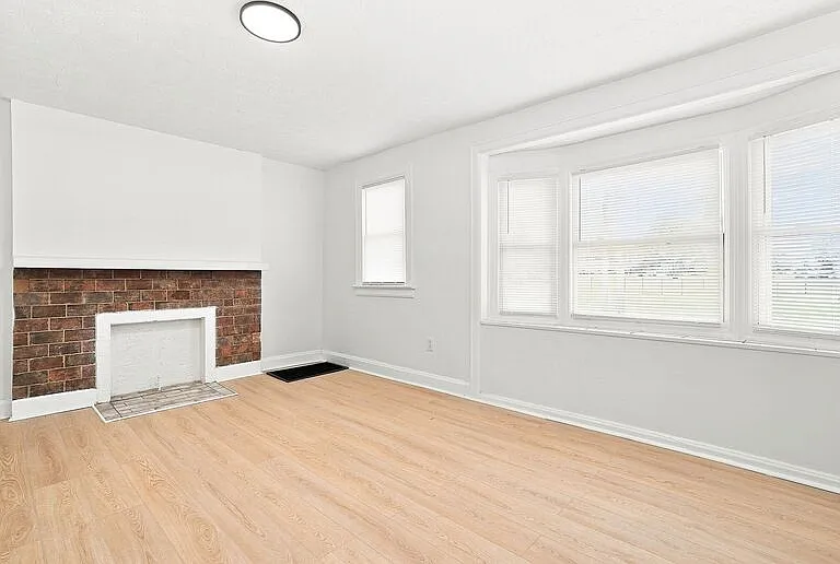 397 Catherine St #1 — Photo 4