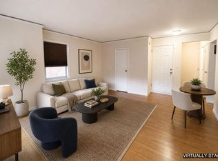 6126 164th St APT 2A, Fresh Meadows, NY 11365