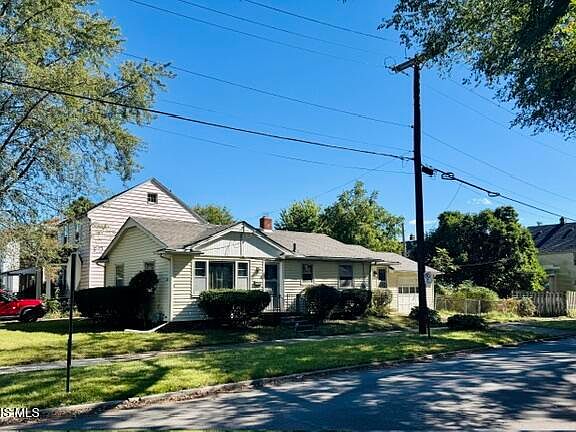 2nd image of 2061 Berdan Ave