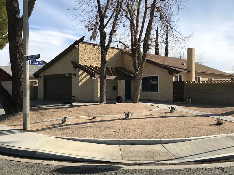 1020 E Nugent St — Photo 4
