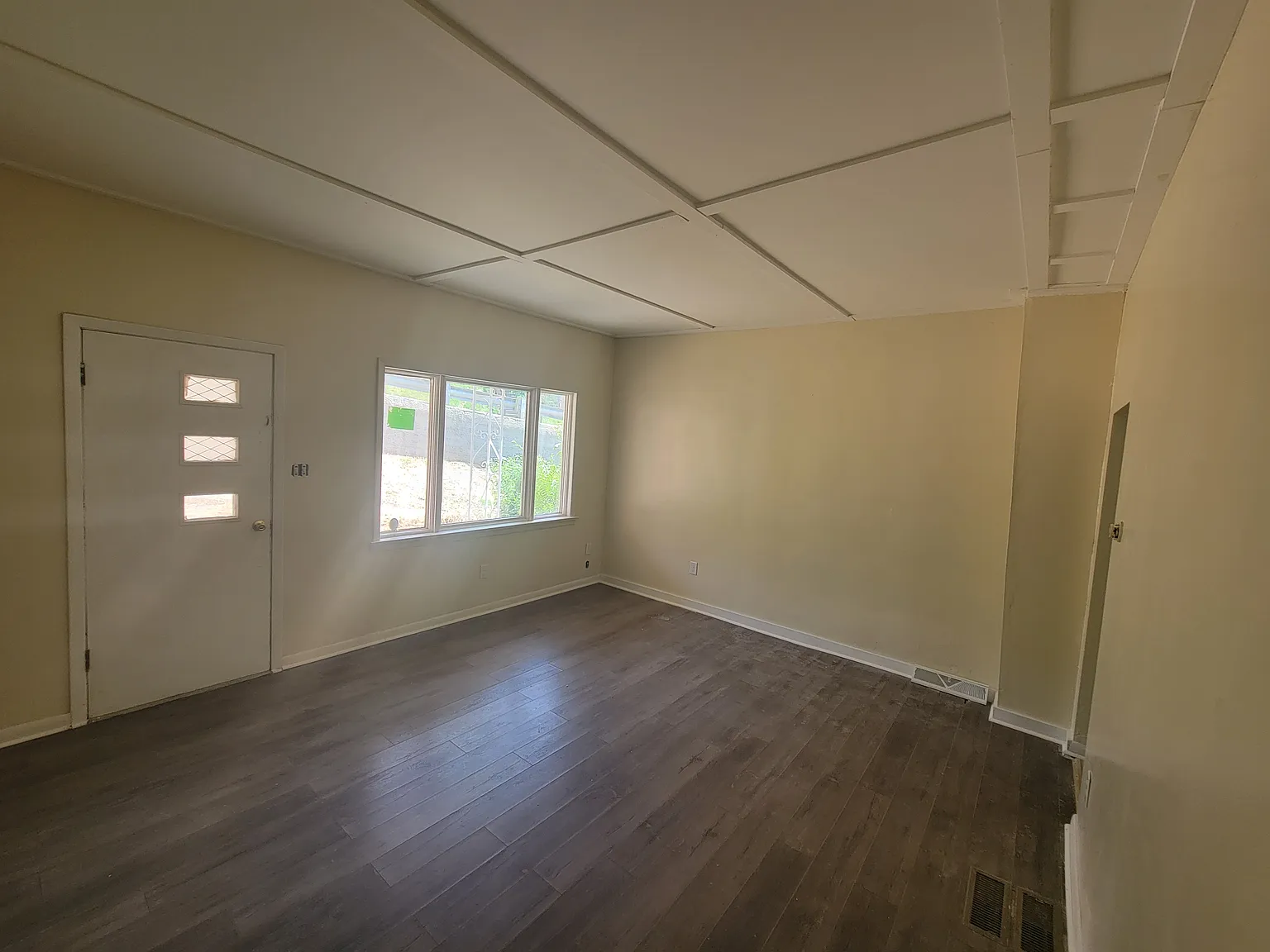 2 bed, 960 sqft, $1,000 — Photo 2