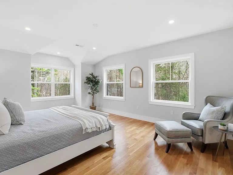 22 Lincoln Rd — Photo 27