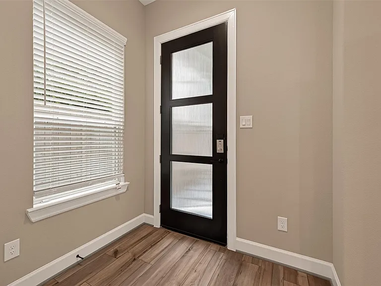 4309 Dickson St #B — Photo 7