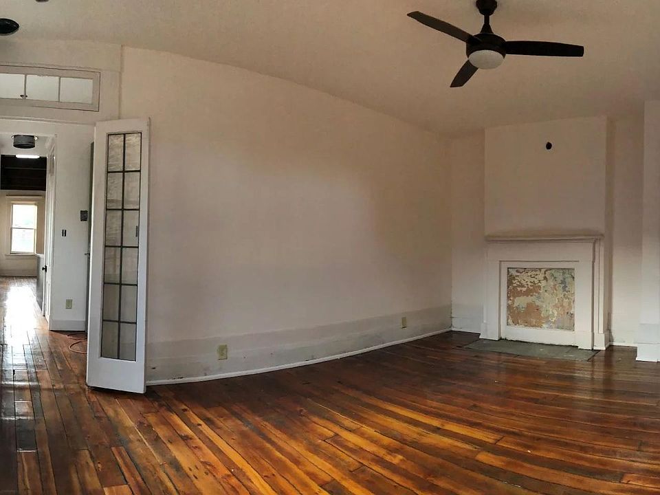 1st image of 207 Woodward St