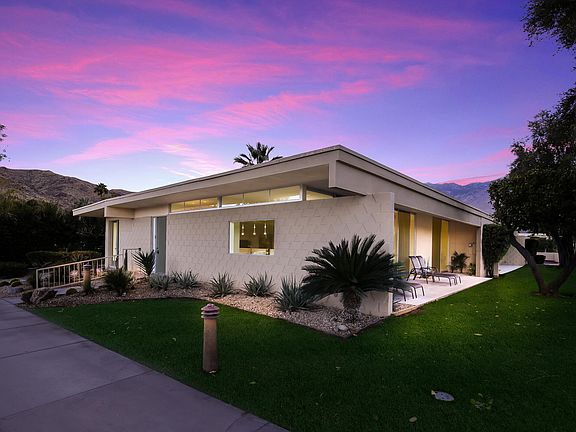 2nd image of 383 Desert Lakes Dr