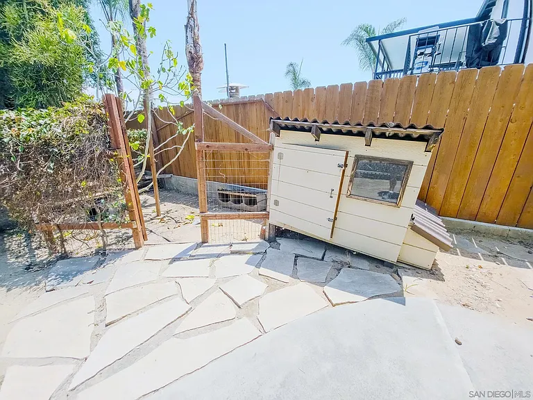 4635 Virginia Ave — Photo 26