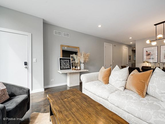 5th image of 1229 N Cleaver St #1