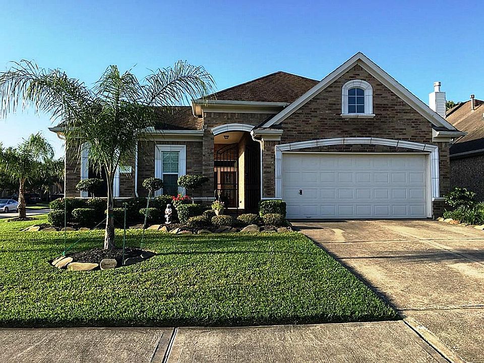1st image of 2107 Forest Glen Ln