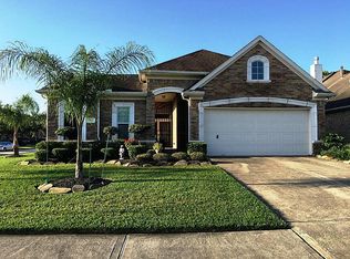 2107 Forest Glen Ln, Kemah, TX 77565