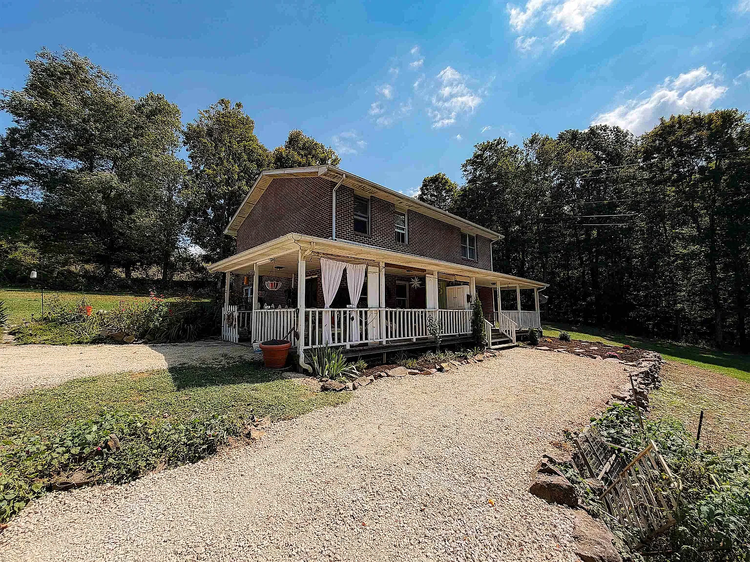 2 bed, 1.5 bath, $1,150 — Photo 2
