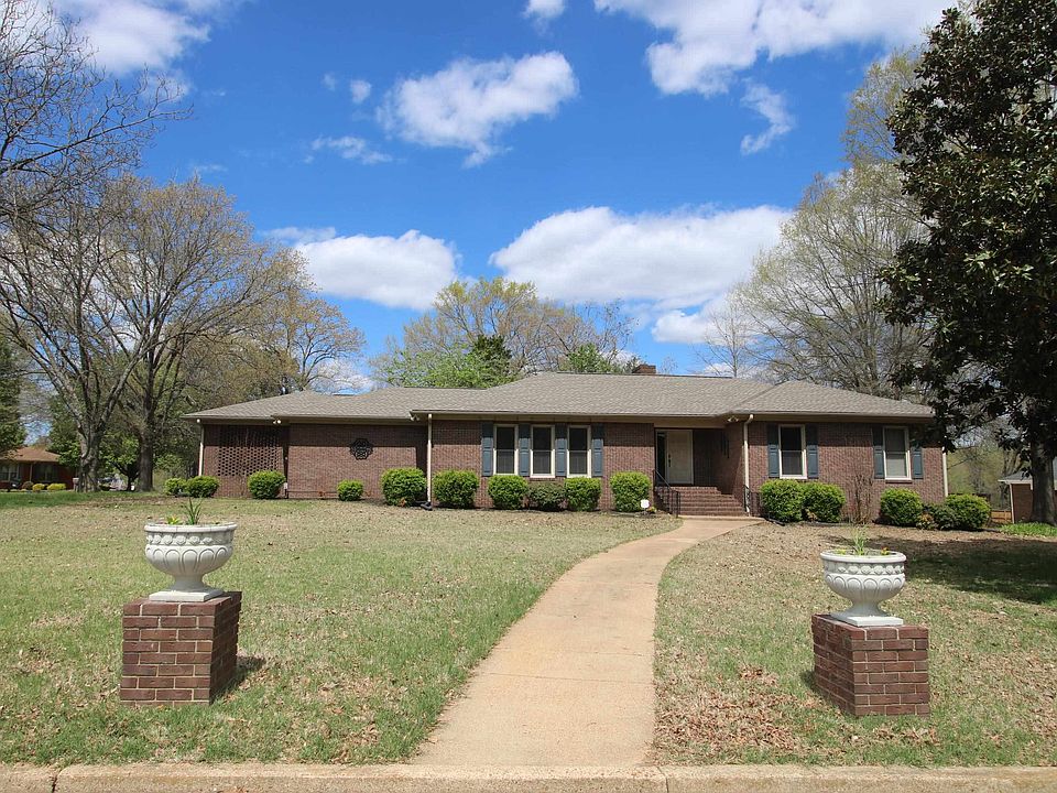 2nd image of 2022 Brentwood Dr