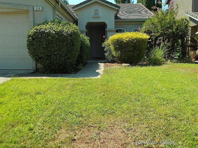 4 bed, 2048 sqft, $2,450 — Photo 2