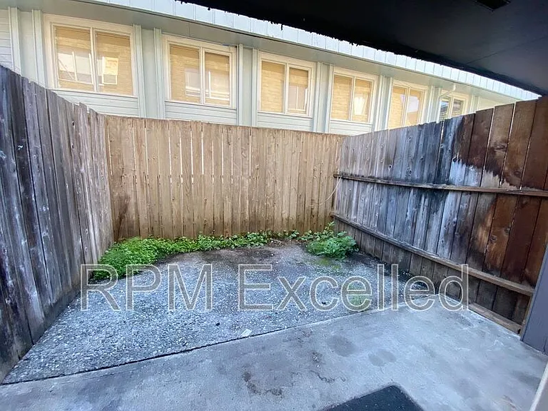 630 M St NE — Photo 15