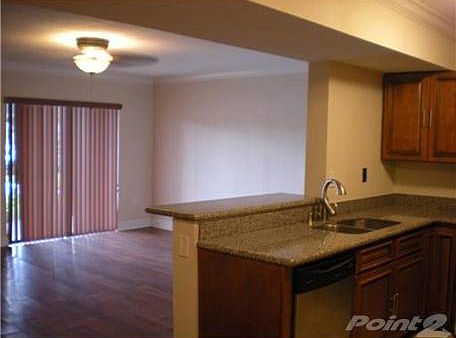 3rd image of 300 Palm Cir W APT 101