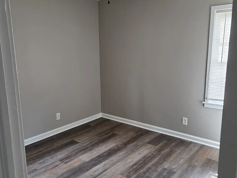 356 Victoria Dr — Photo 9