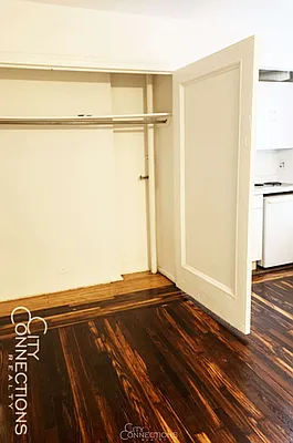 Rented by City Connections Realty | media 2