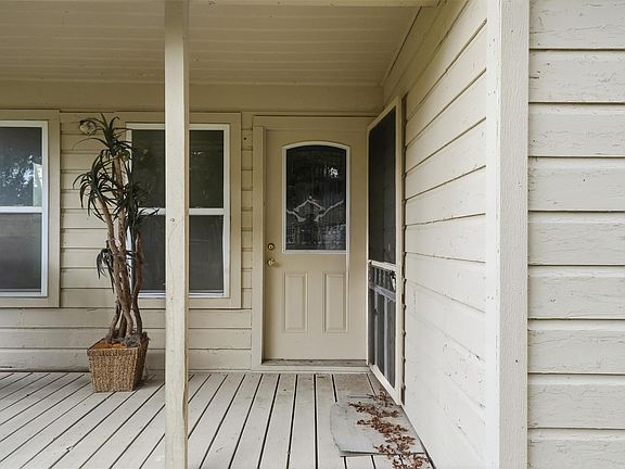 3rd image of 9318 Bertwood St