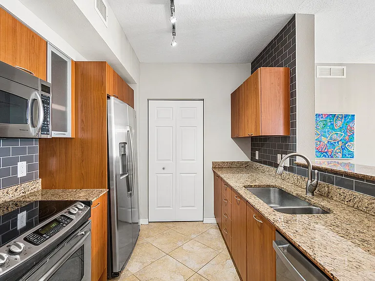 700 E Boynton Beach Blvd #803 — Photo 11