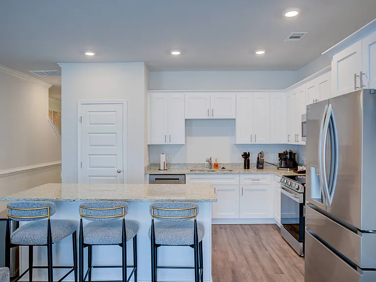 Governor Treutlen Cir — Photo 1