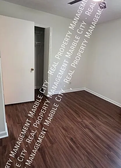 721 Shady Springs Ln — Photo 16