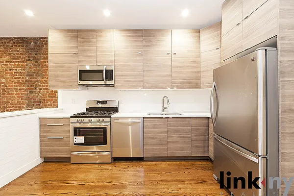 Rented by Link NY Realty | media 15