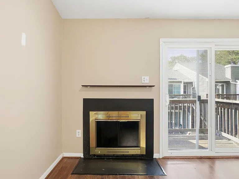 8633 Beekman Pl #33D — Photo 5