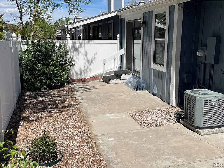 11962 E Maple Ave — Photo 28
