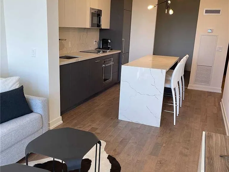 330 Richmond St W #1612 — Photo 8
