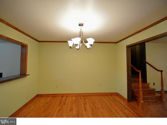4th image of 258 Emelia Dr
