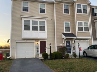 1127 Stallion St, Ranson, WV 25438