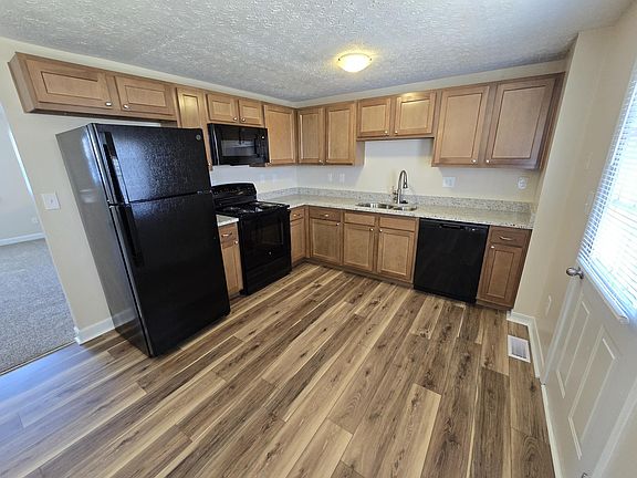 4th image of 4225 Birnam Dr