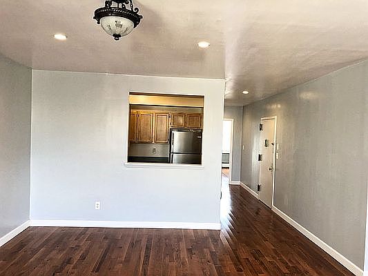 2nd image of 172 Jefferson Ave #3