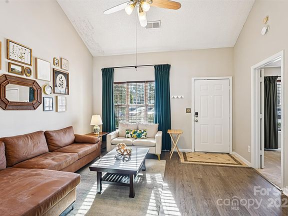 3rd image of 10916 Pimlico Dr