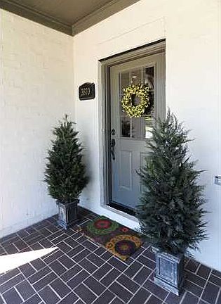 5th image of 3870 Village Center Dr