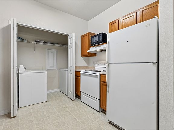 5th image of 447 W Longleaf Dr APT 1001