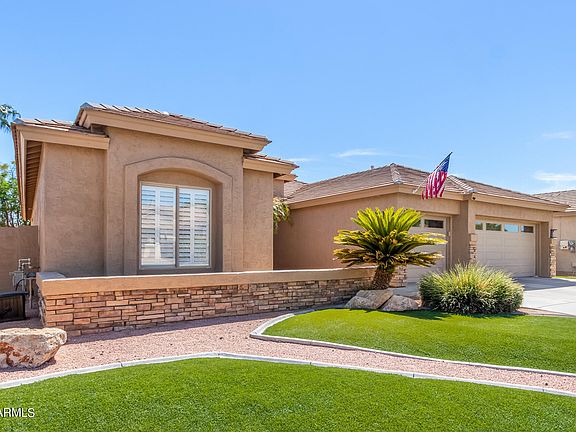 4th image of 2441 E BELLERIVE Place