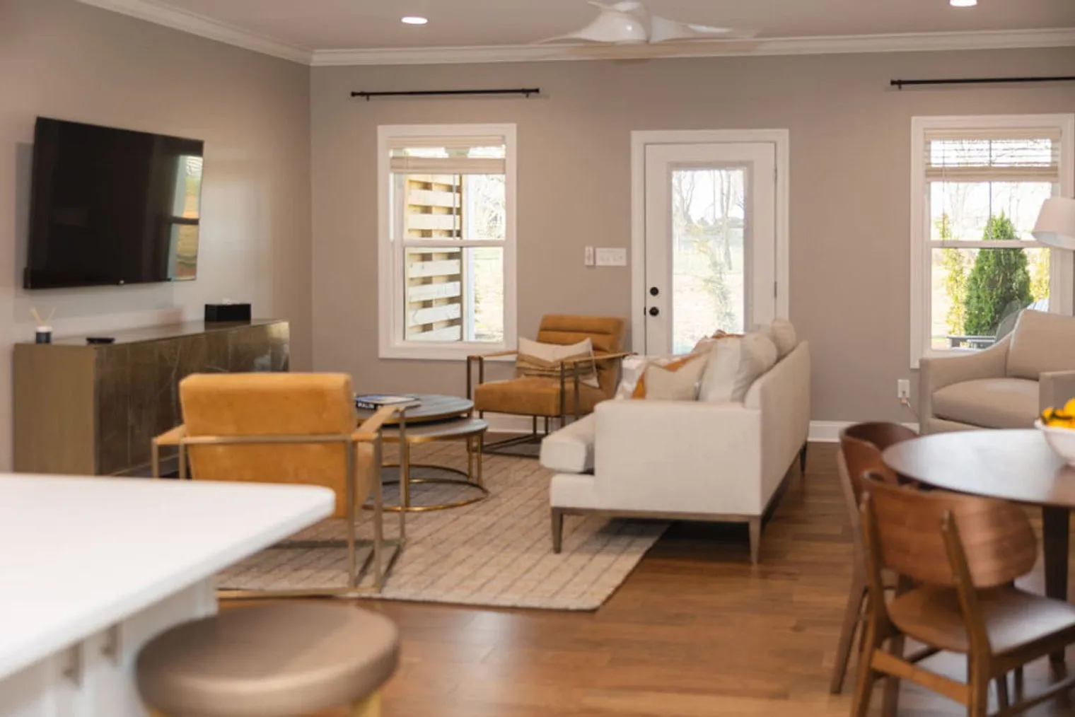 3 bed, 2.0 bath, $6,285 — Photo 3
