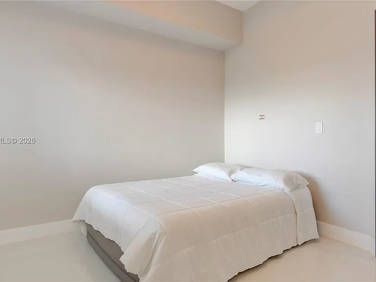 2020 N Bayshore Dr #1905 — Photo 56